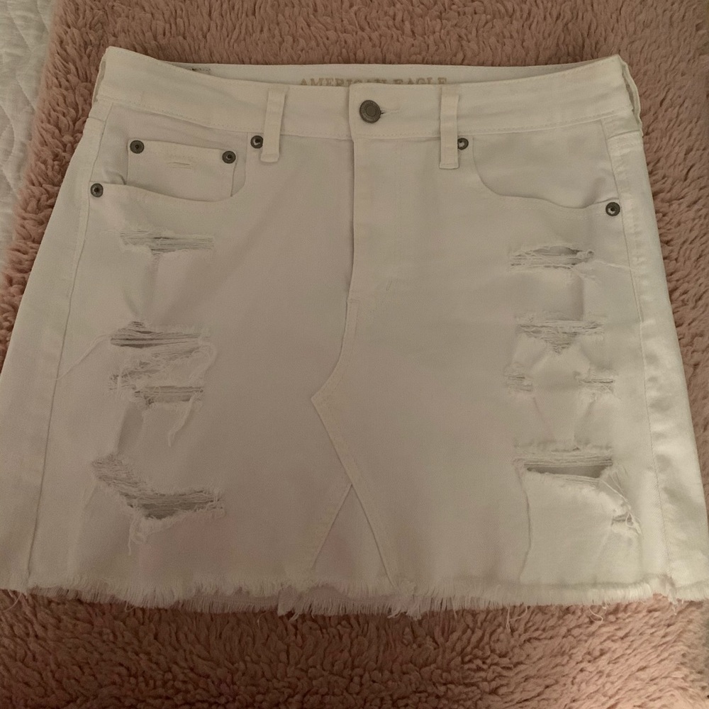 white denim american eagle skirt